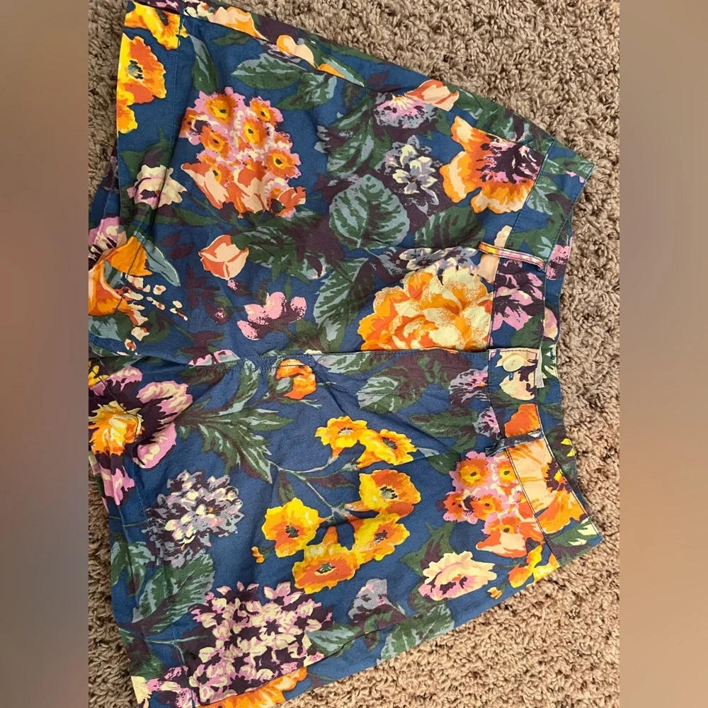 Urban‎ Outfitters Flowery Shorts | Size XS